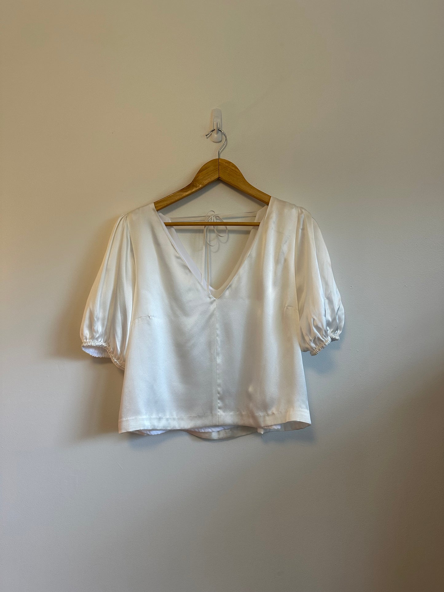 NWT Emerson Fry V Top in Ivory Silk | Size Medium