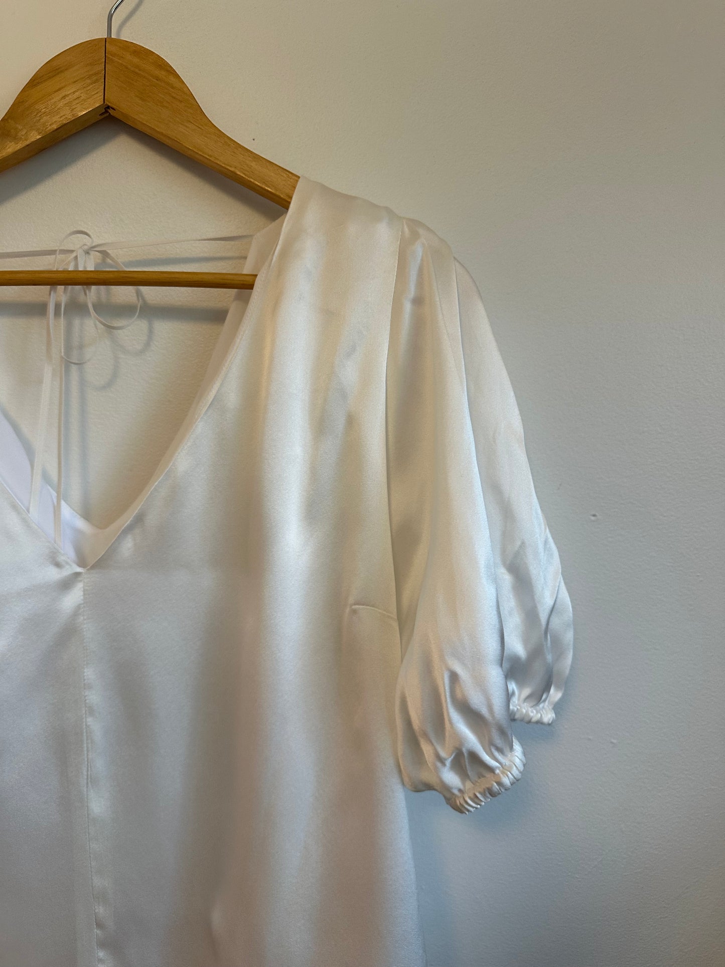 NWT Emerson Fry V Top in Ivory Silk | Size Medium