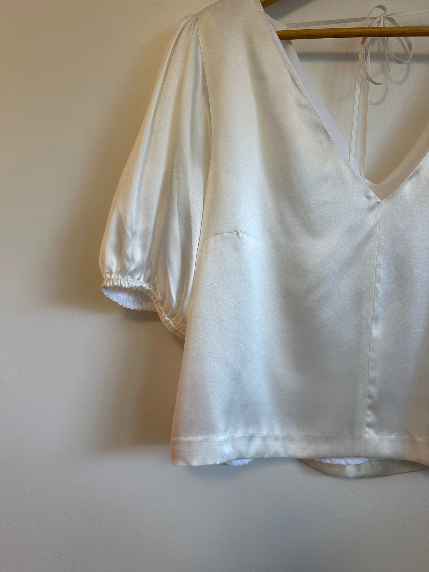 NWT Emerson Fry V Top in Ivory Silk | Size Medium