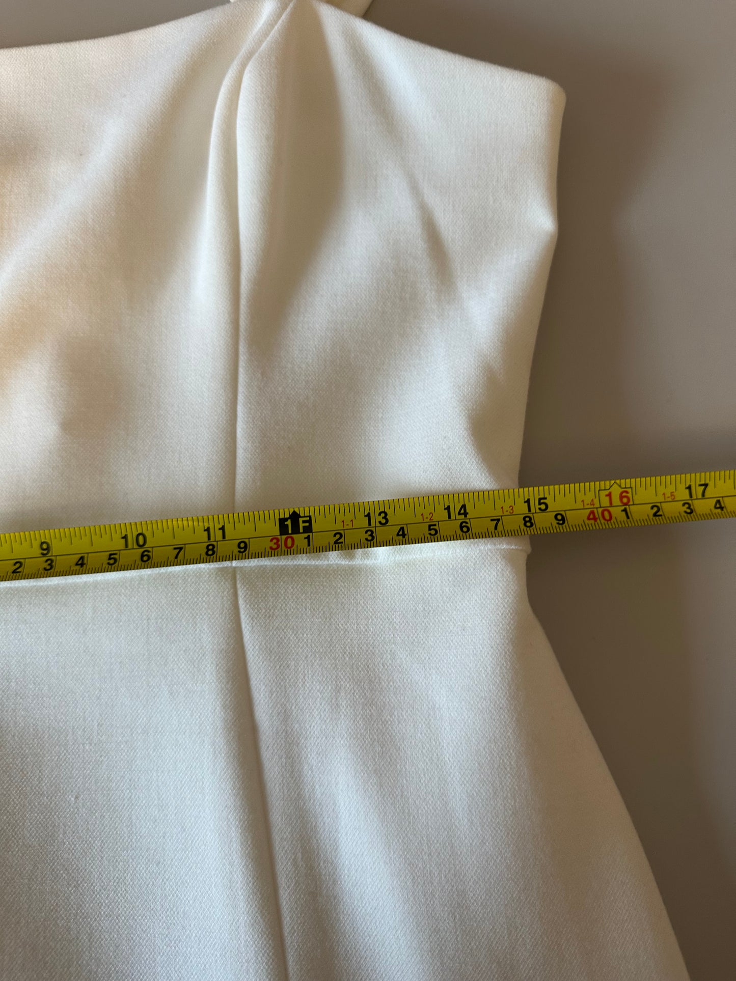 NWT French Connection White Ruffle Shoulder Mini Dress | Size 10