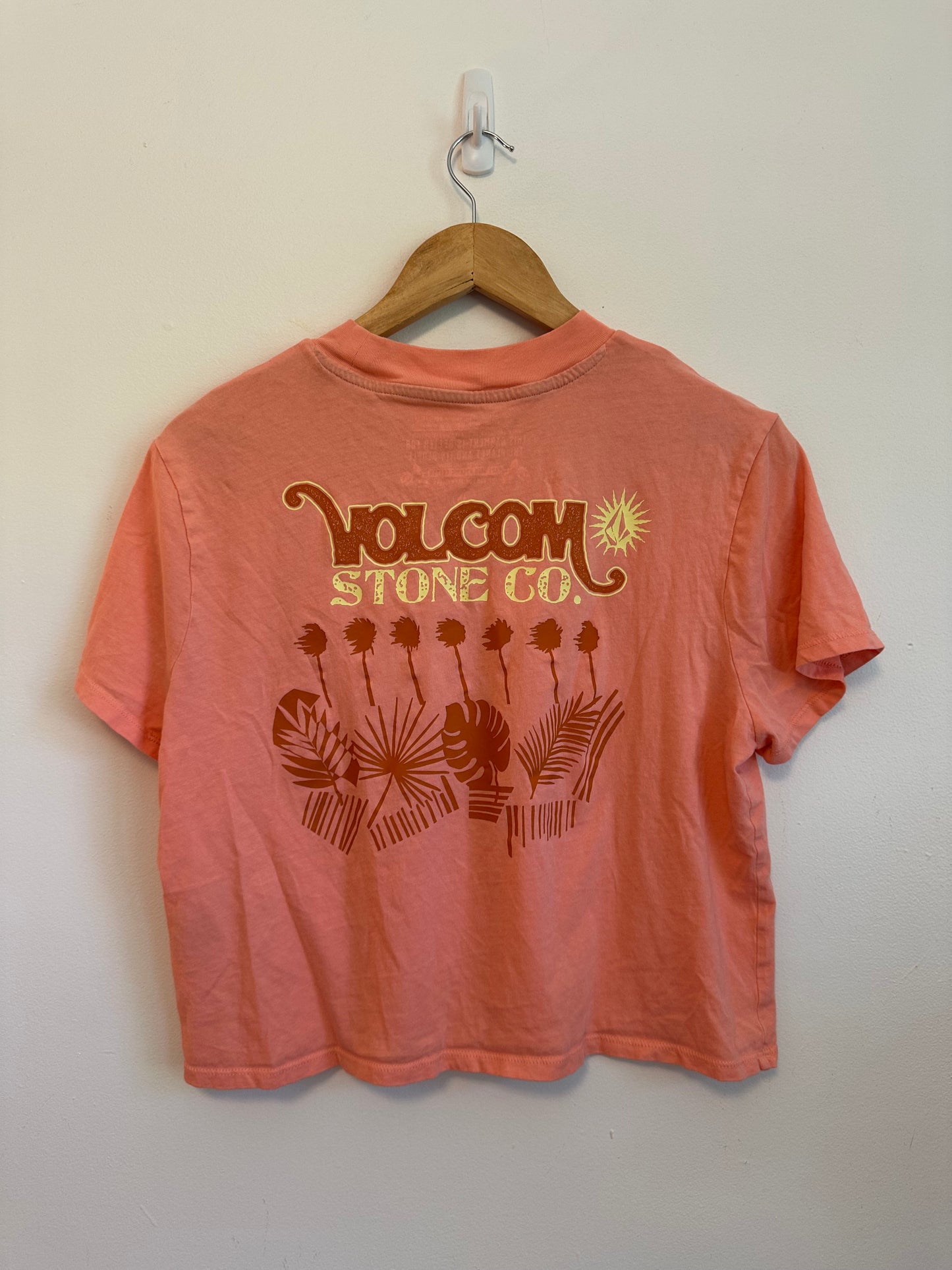 Volcom Pocket Dial Short Sleeve Cropped T-Shirt in Peach | Size Large