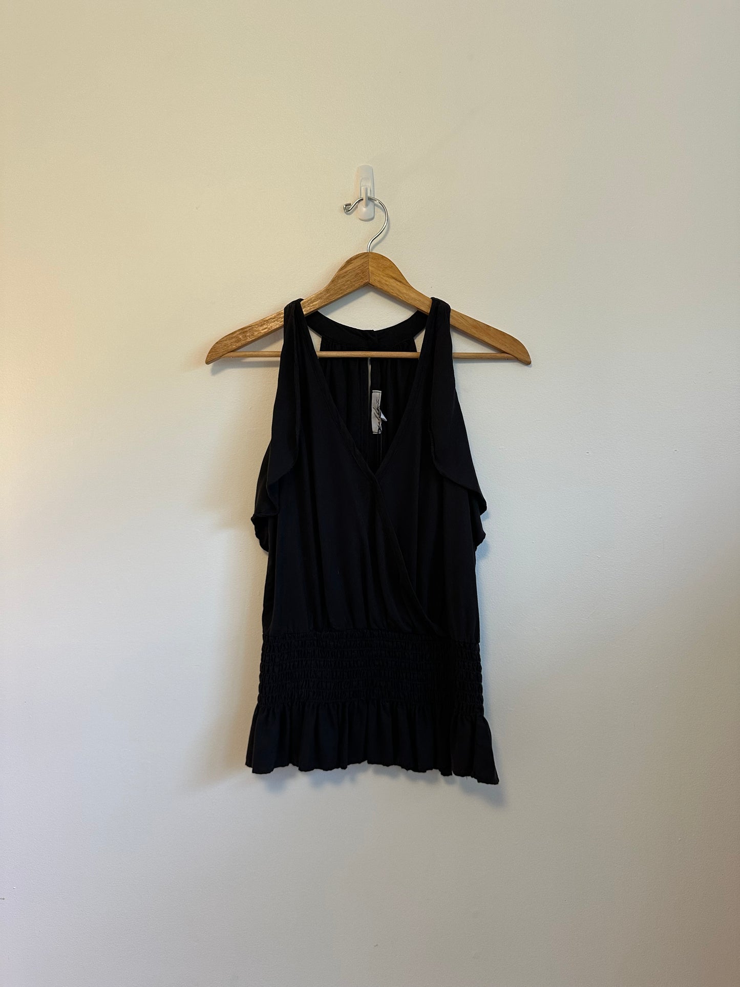Red Haute NWT Sleeveless Smocked Wrap Blouse in Black | Size Small