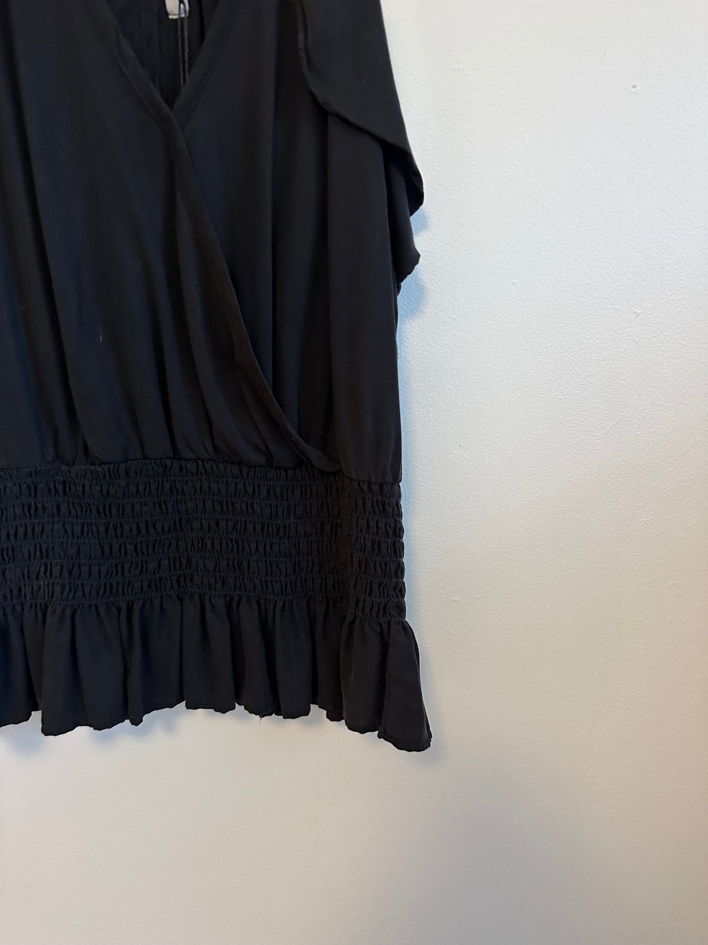 Red Haute NWT Sleeveless Smocked Wrap Blouse in Black | Size Small