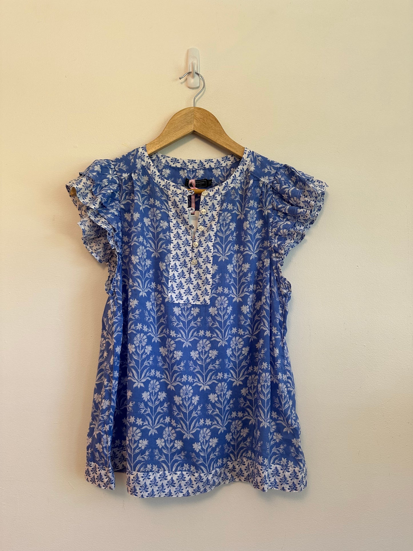 NWT Vineyard Vines Adare Cotton Blend Dobby Top in Blue Floral | Size Small