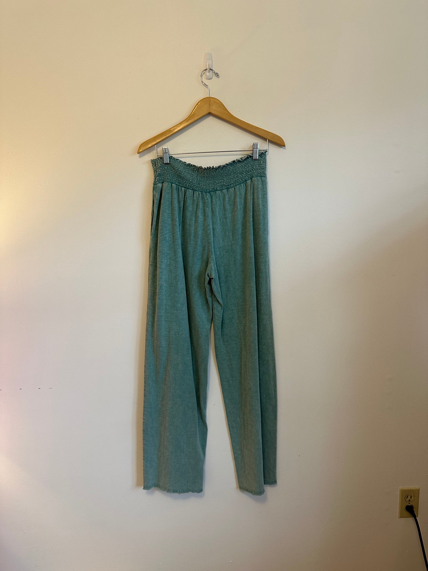 NWT Hello Nite Sea Moss Green Cotton Summer Pants | Size Large