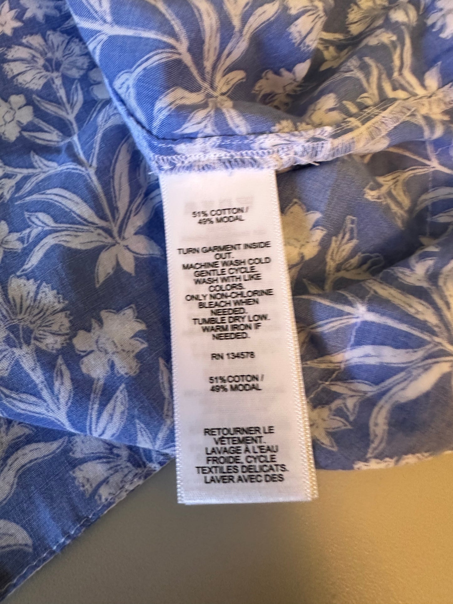 NWT Vineyard Vines Adare Cotton Blend Dobby Top in Blue Floral | Size Small