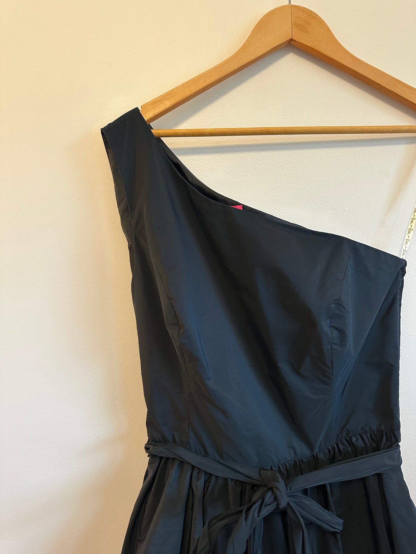 NWT Lilly Pulitzer Sondralee One Shoulder Dress in Black Satin | Size 6