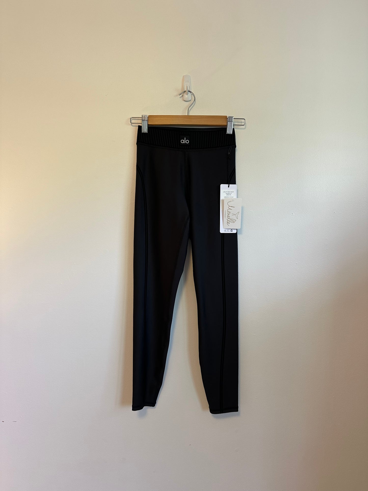NWT Alo Yoga Airlift High-Waist 7/8 Line Up Legging in Black | Size XXS
