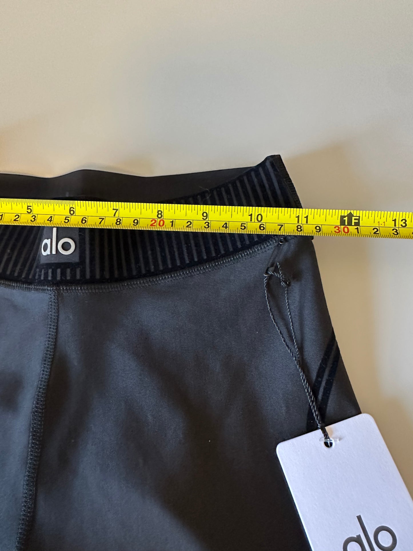 NWT Alo Yoga Airlift High-Waist 7/8 Line Up Legging in Black | Size XXS