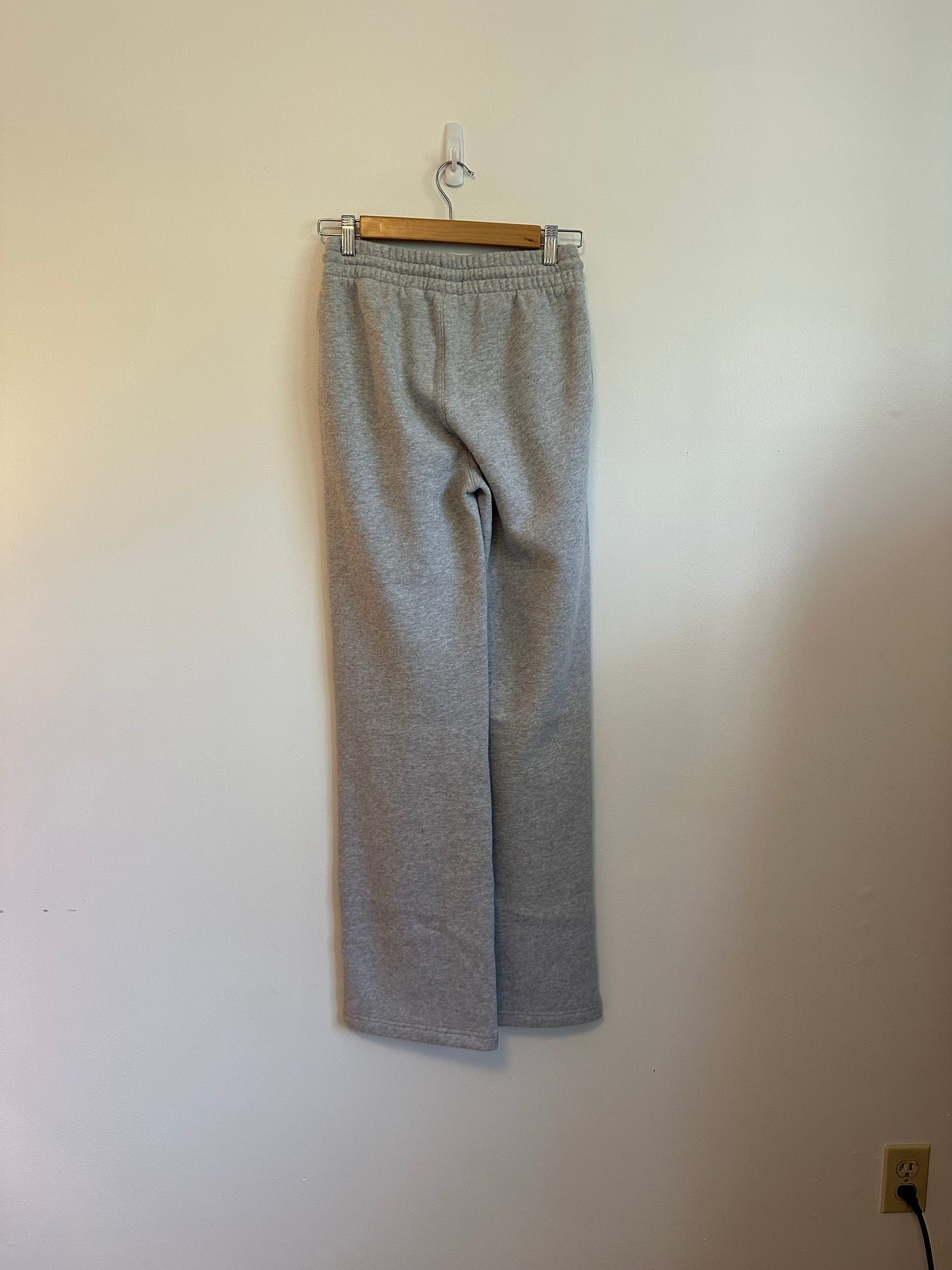 NWT Aritzia Sweatfleece Boyfriend Wide Sweatpant in Gray | Size 2XS Tall