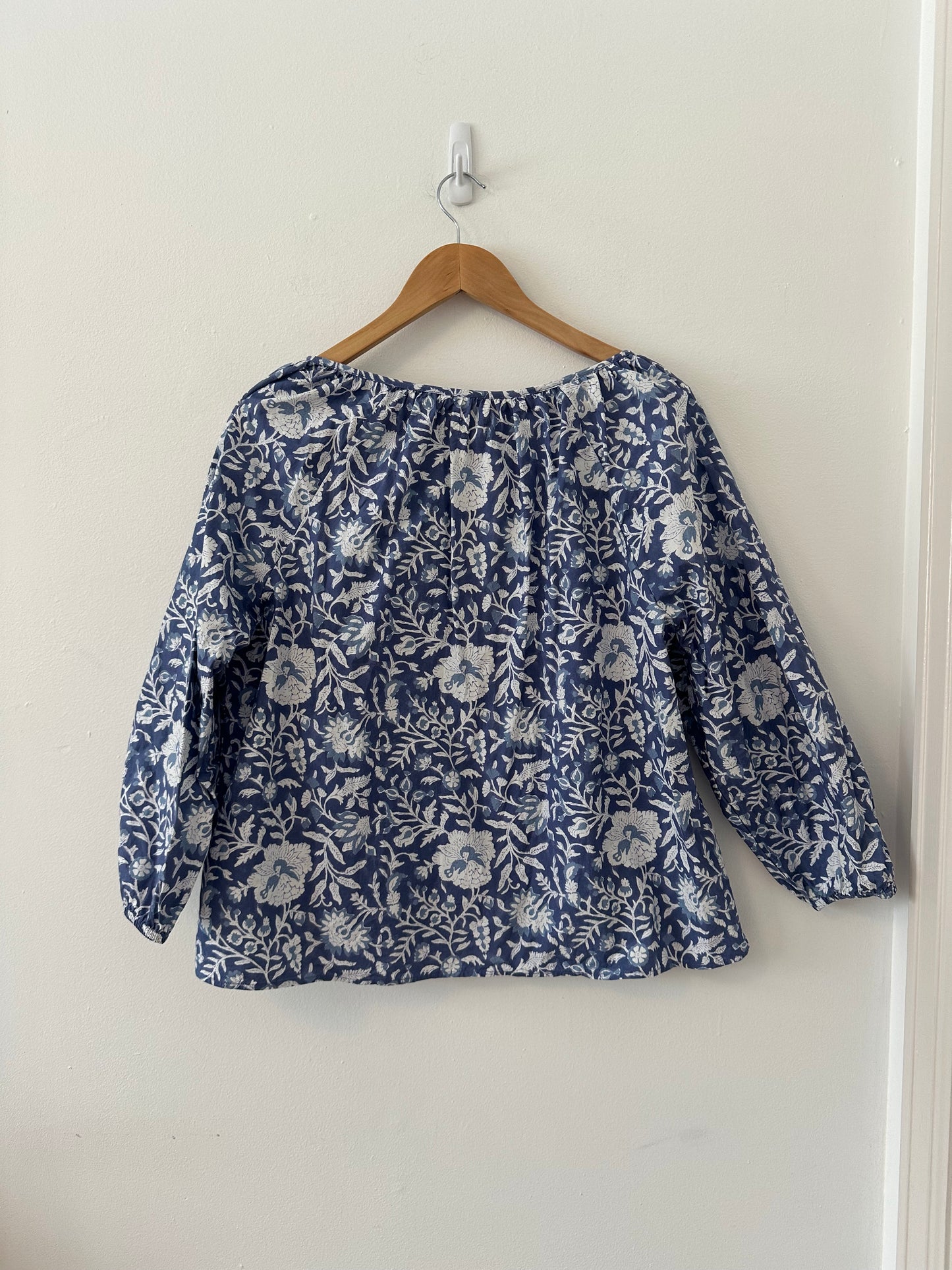 Marea Sophie Top in Blue Floral Print | Size Medium