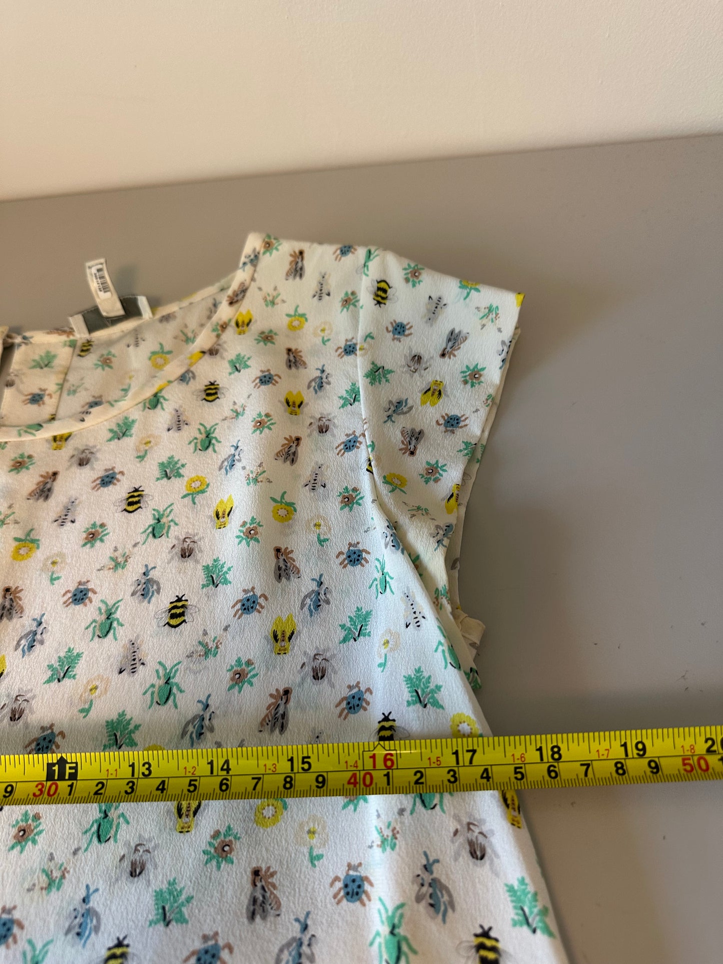 Joie Insect Print Silk Short Sleeve Blouse | Size Small