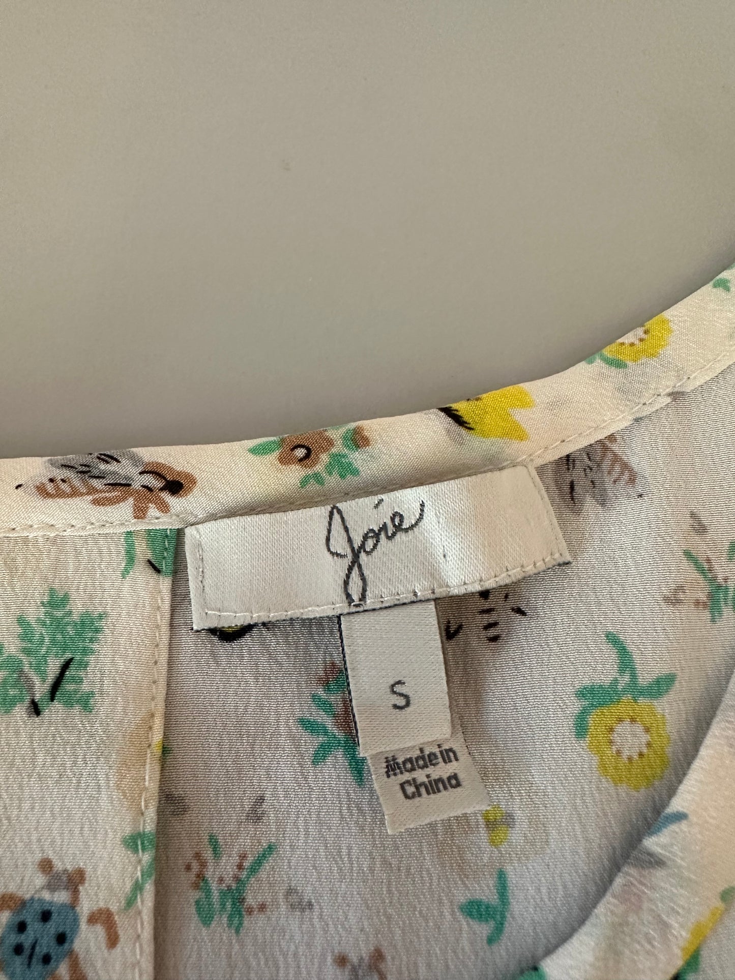 Joie Insect Print Silk Short Sleeve Blouse | Size Small