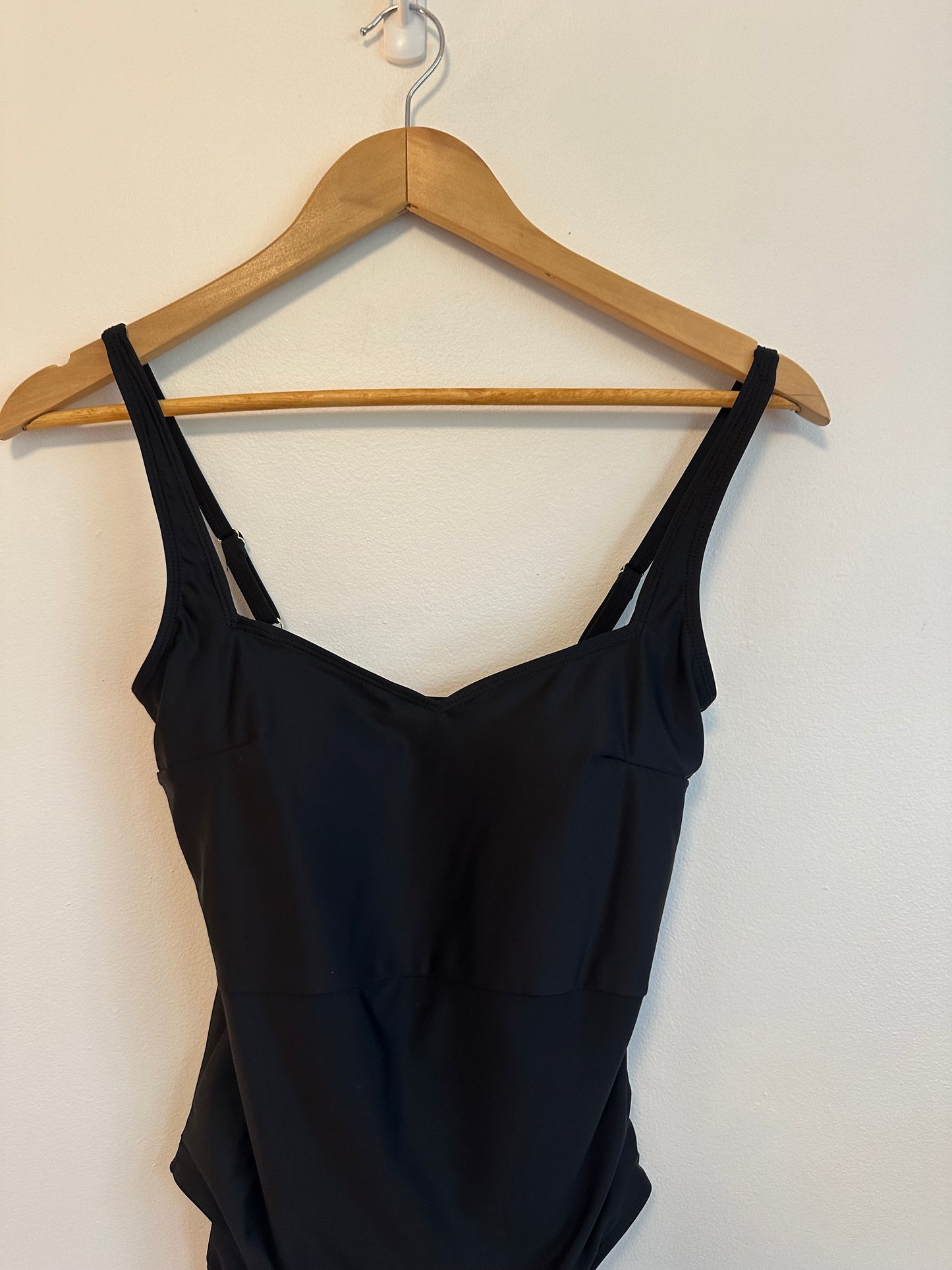 New Summersalt The Seascape Sweetheart One Piece in Black | Size 2