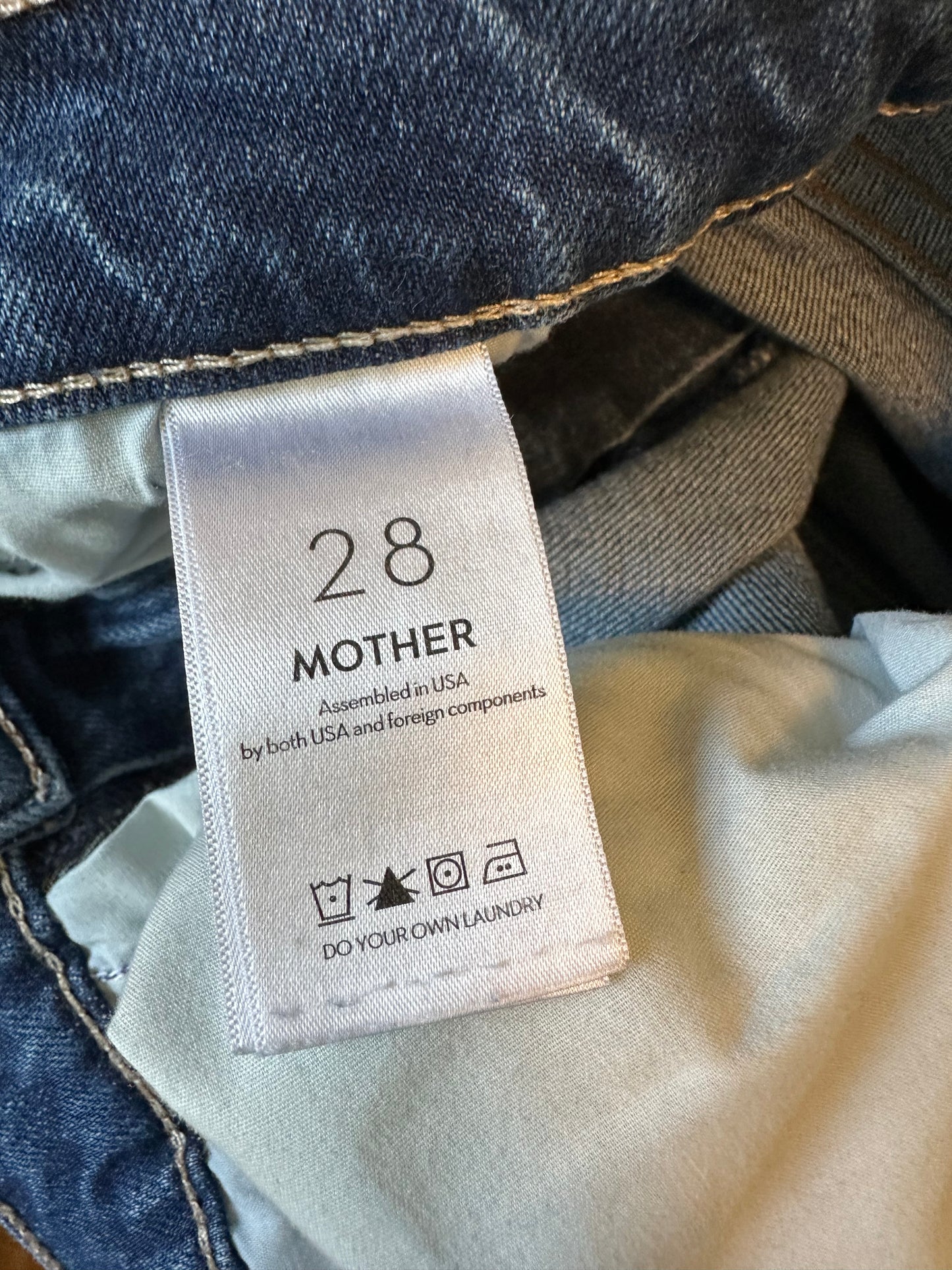 Mother Rambler Zip Ankle Jeans in Let's Wine About It | Size 28