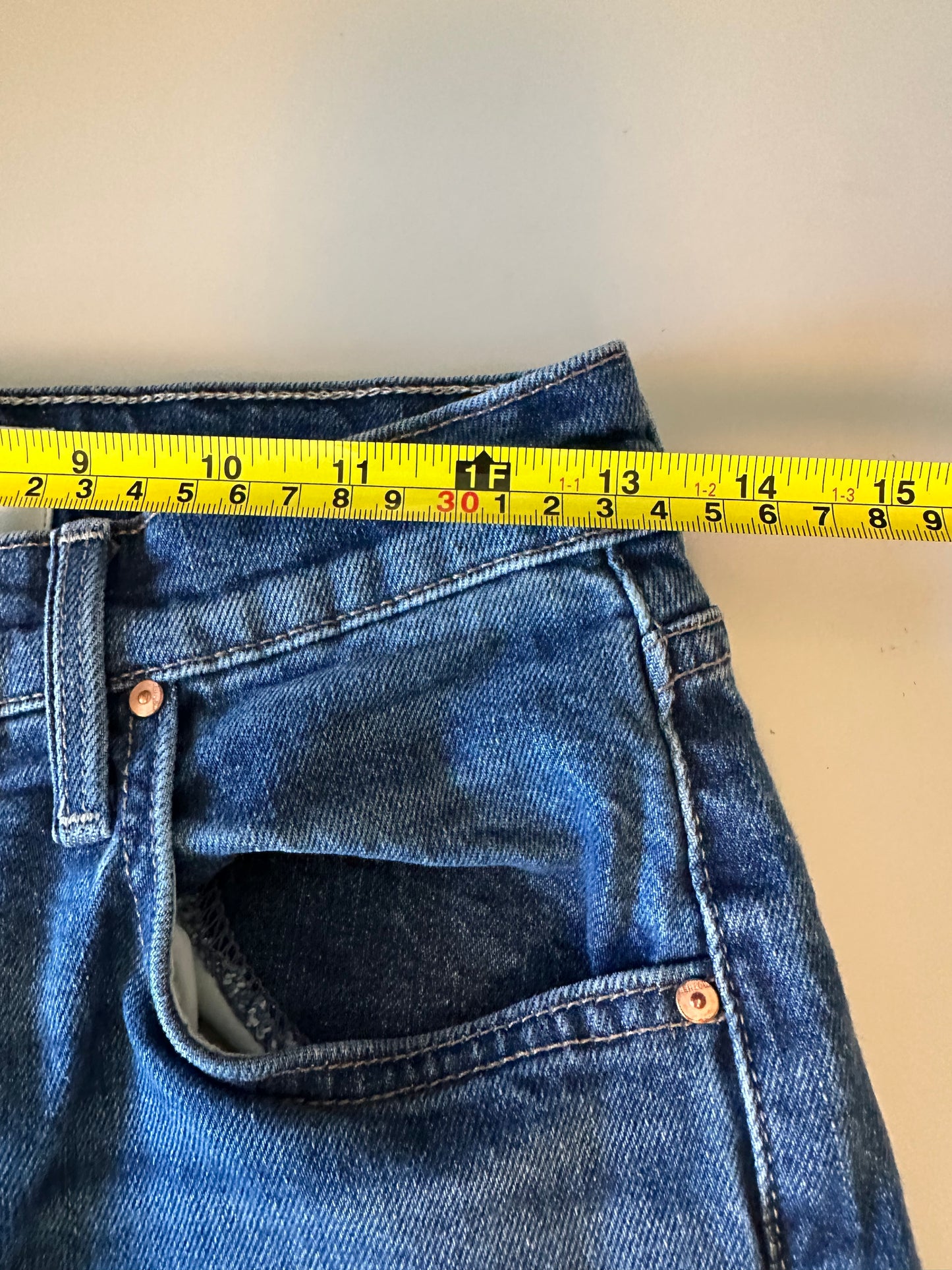 Mother Rambler Zip Ankle Jeans in Let's Wine About It | Size 28