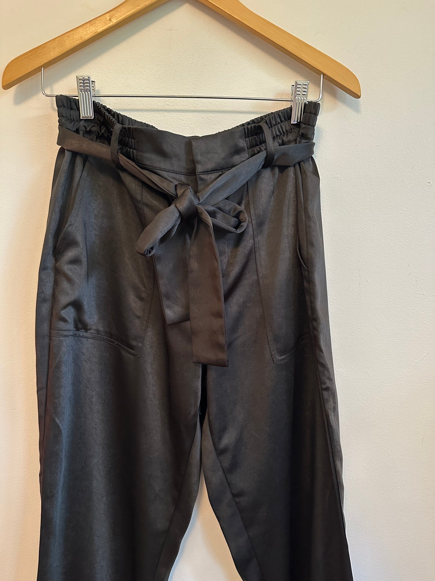 Sanctuary Black Satin Jogger Pants | Size 28