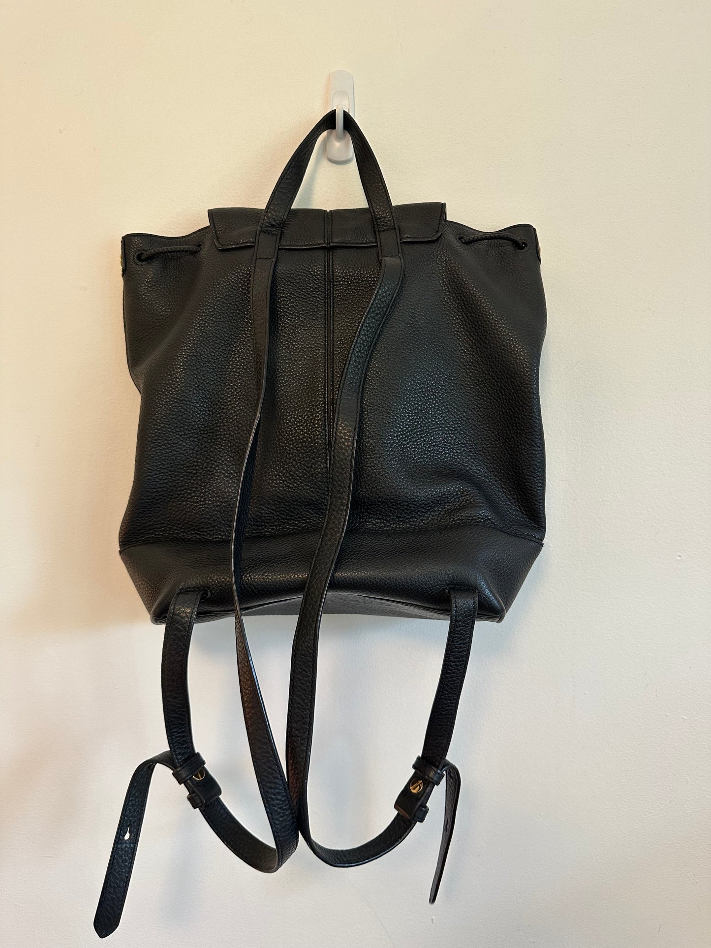 Marc Jacobs Drawstring Backpack in Black Pebbled Leather