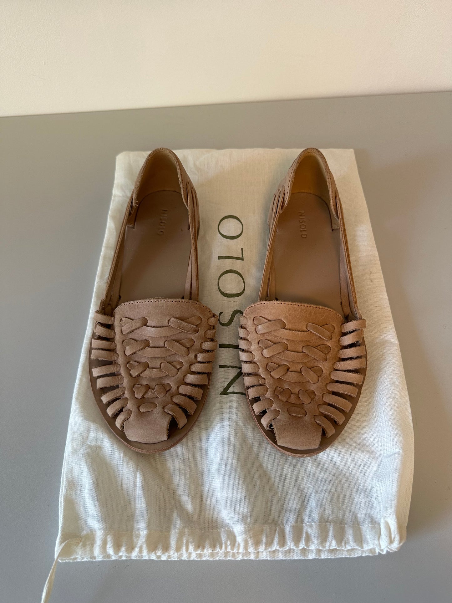 Nisolo Huarache Sandal 2.0 in Almond Leather | Size 7.5