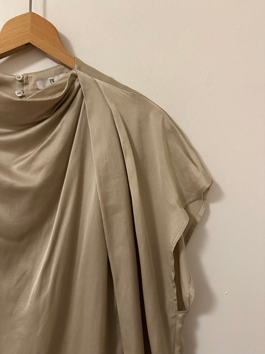 NWT Banana Republic Bahari Satin Top in Oyster Pearl | Size Large
