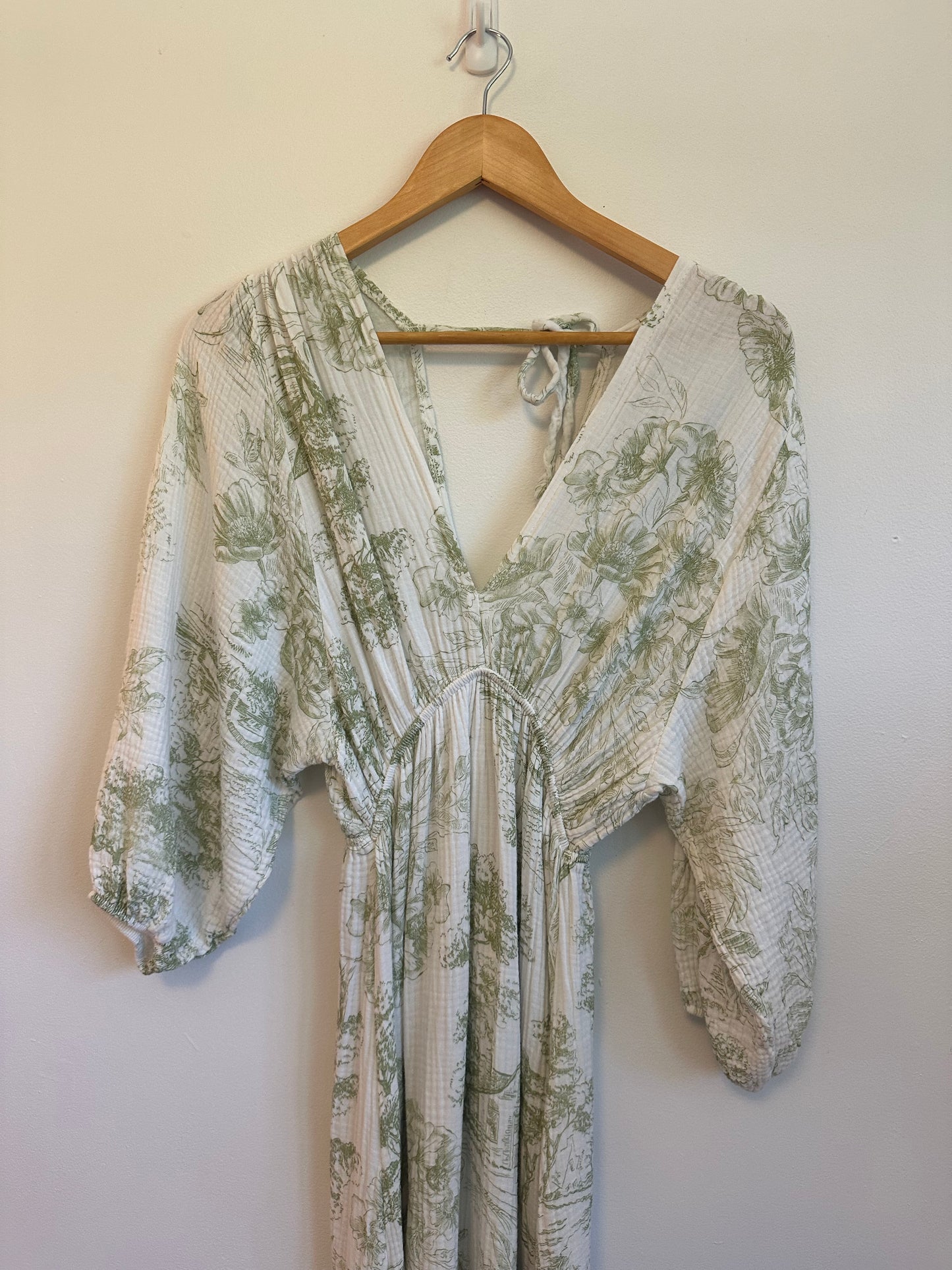NWT Milio Milano Deep V-Neck Green and White Floral Dress | Size Small