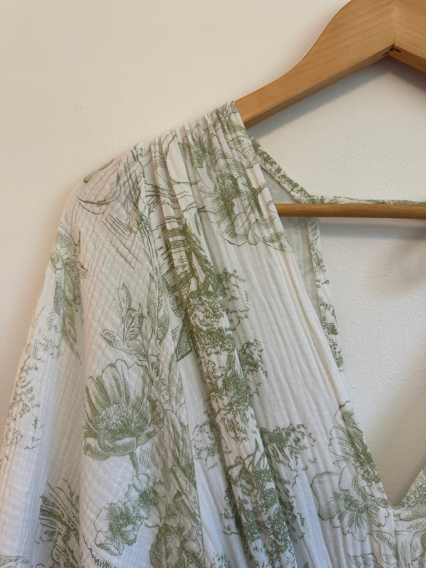 NWT Milio Milano Deep V-Neck Green and White Floral Dress | Size Small