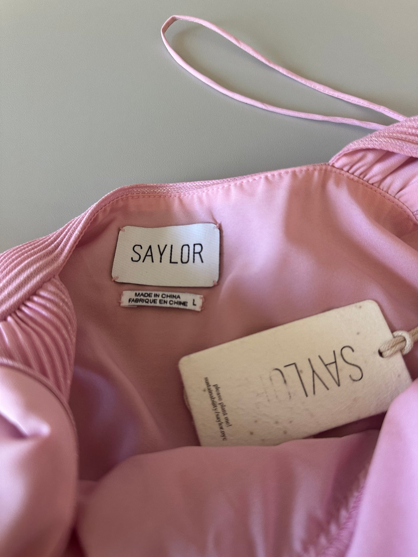 NWT Saylor Esperanza Bubblegum Pink Tiered Ruffle Metallic Dress | Size Large