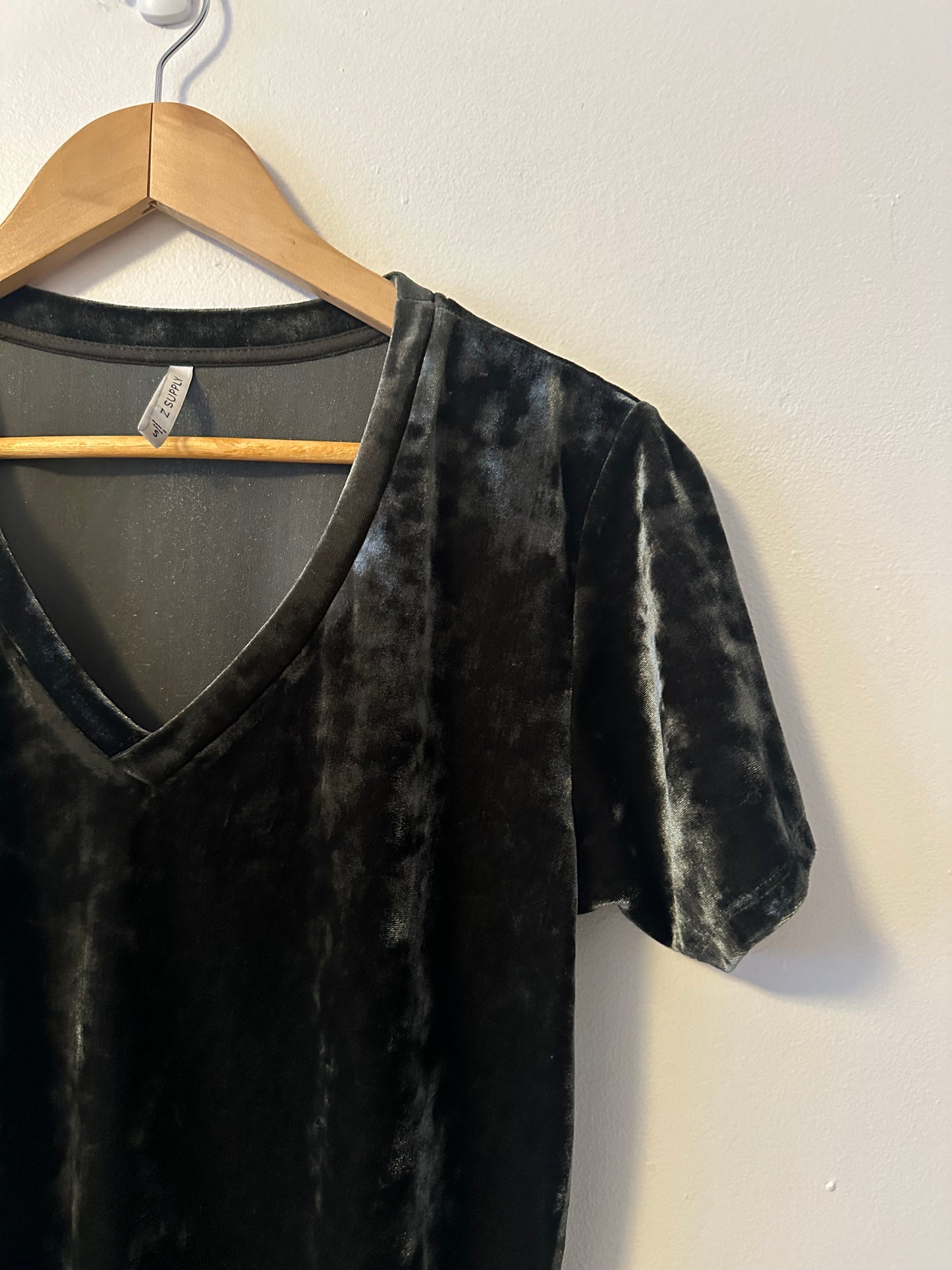 Z Supply Green Crushed Velvet Short Sleeve T-Shirt | Size Small