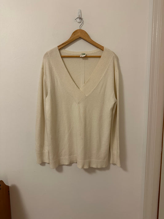 By Anthropologie Ivory V-Neck Relaxed Fit Long Sleeve Sweater | Size Medium