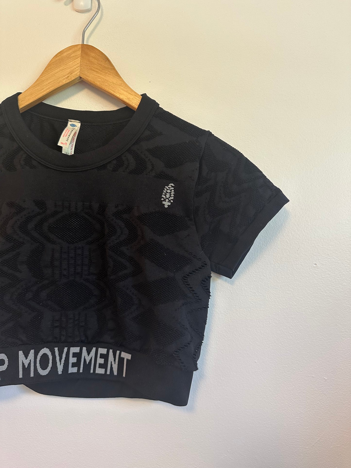 NWT FP Movement by Free People Run The Distance Baby Tee in Black | Size M/L