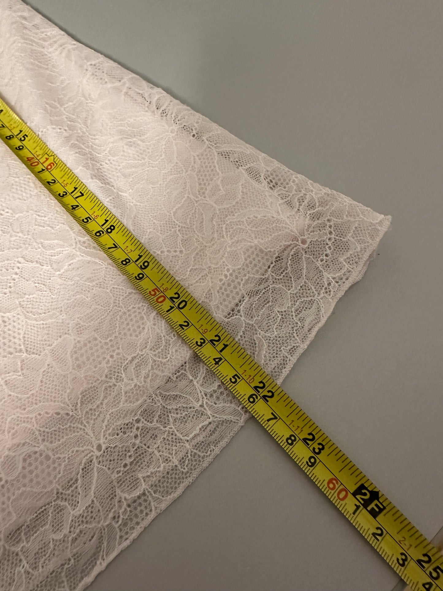 Banana Republic Lace Baby Pink Camisole Tank Top | Size Small