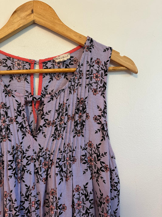 Hem and Thread Sleeveless Floral Paisley Blouse in Purple | Size Large