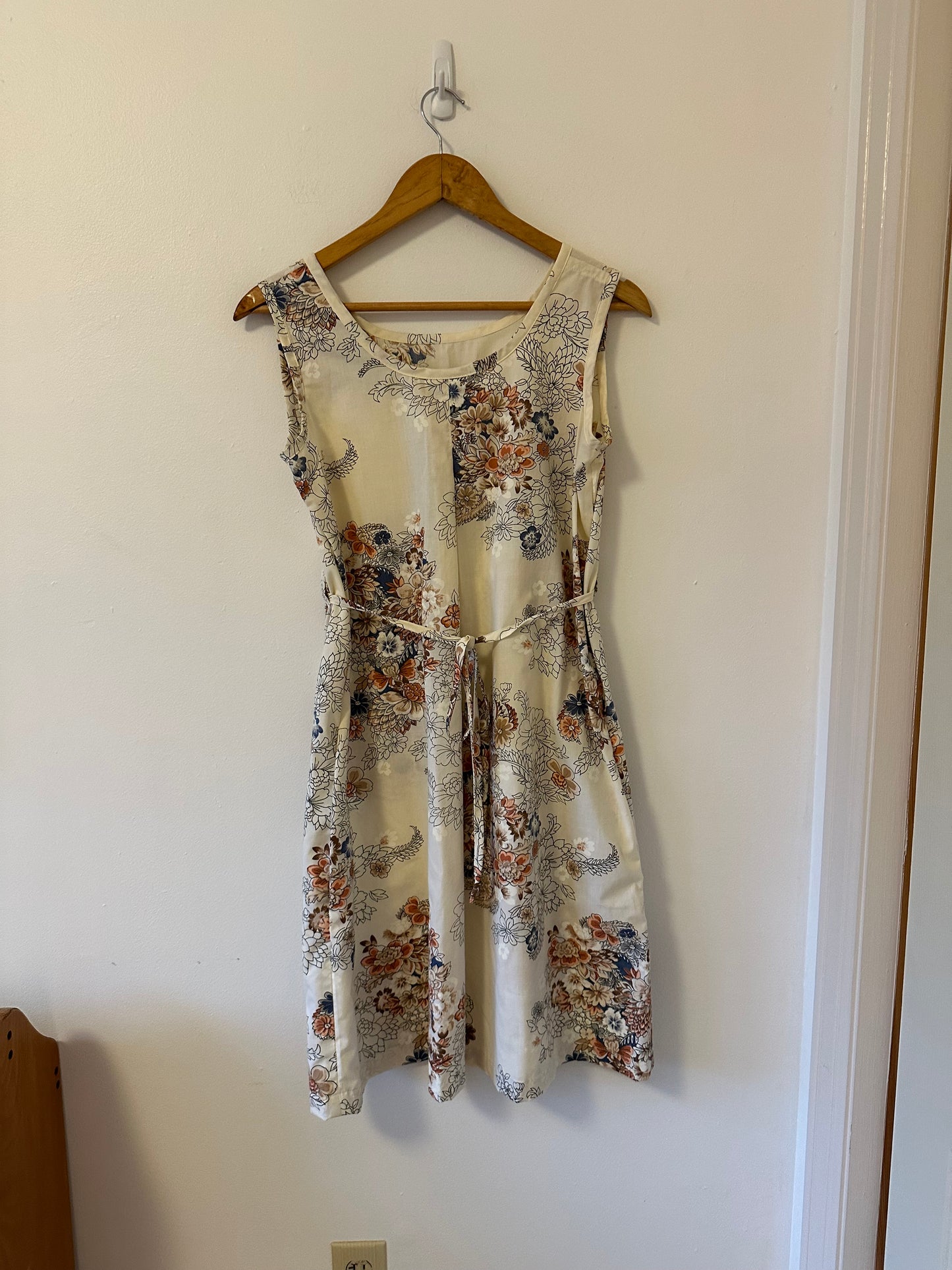 Handmade Cream Floral Sleeveless Shift Dress with Waist Tie | Size Small