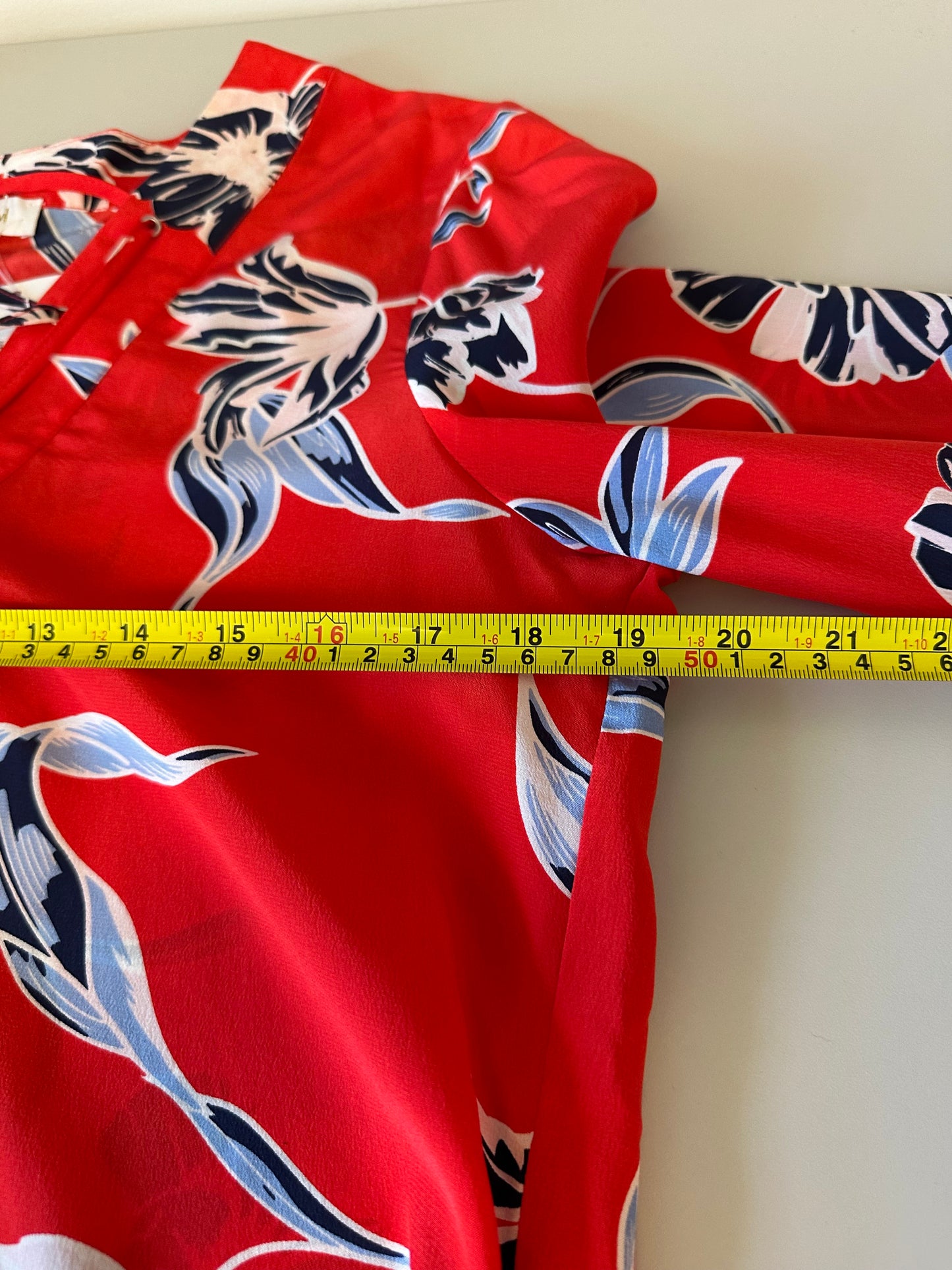 Yumi Kim Red Floral Print Lace-Up Silk Blouse | Size Large