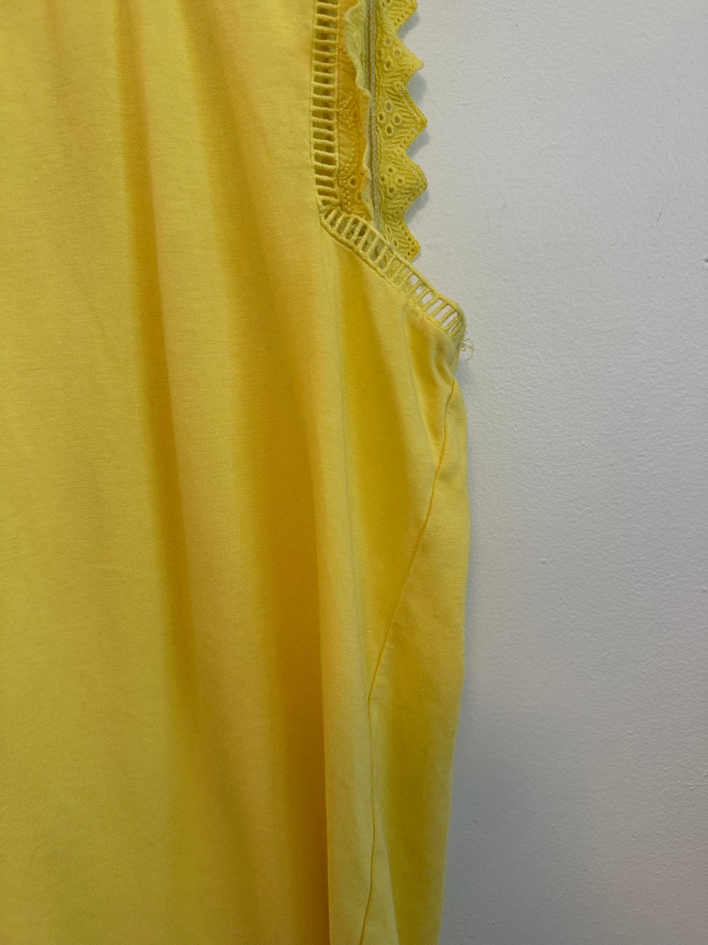 Lilly Pulitzer Ruffle Trim Cotton Tank Top in Yellow | Size Medium