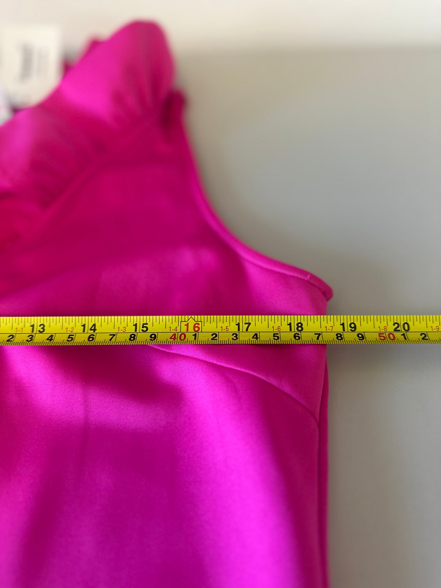 Gretchen Scott Designs Pink Ruffle Neck Sleeveless Blouse | Size Medium