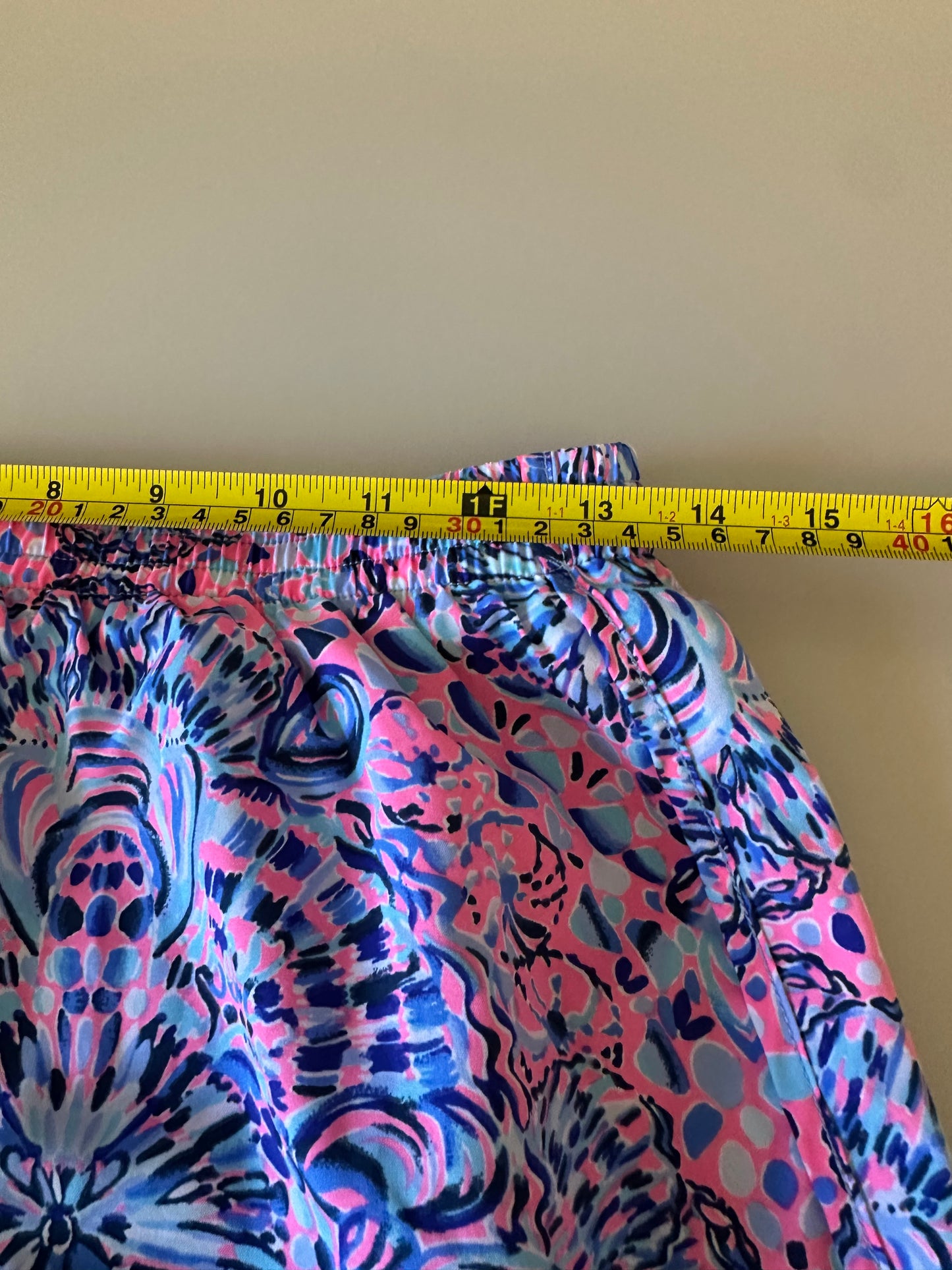 Lilly Pulitzer Luxletic Ocean Trail Running Shorts in Call My Shell Phone | Med