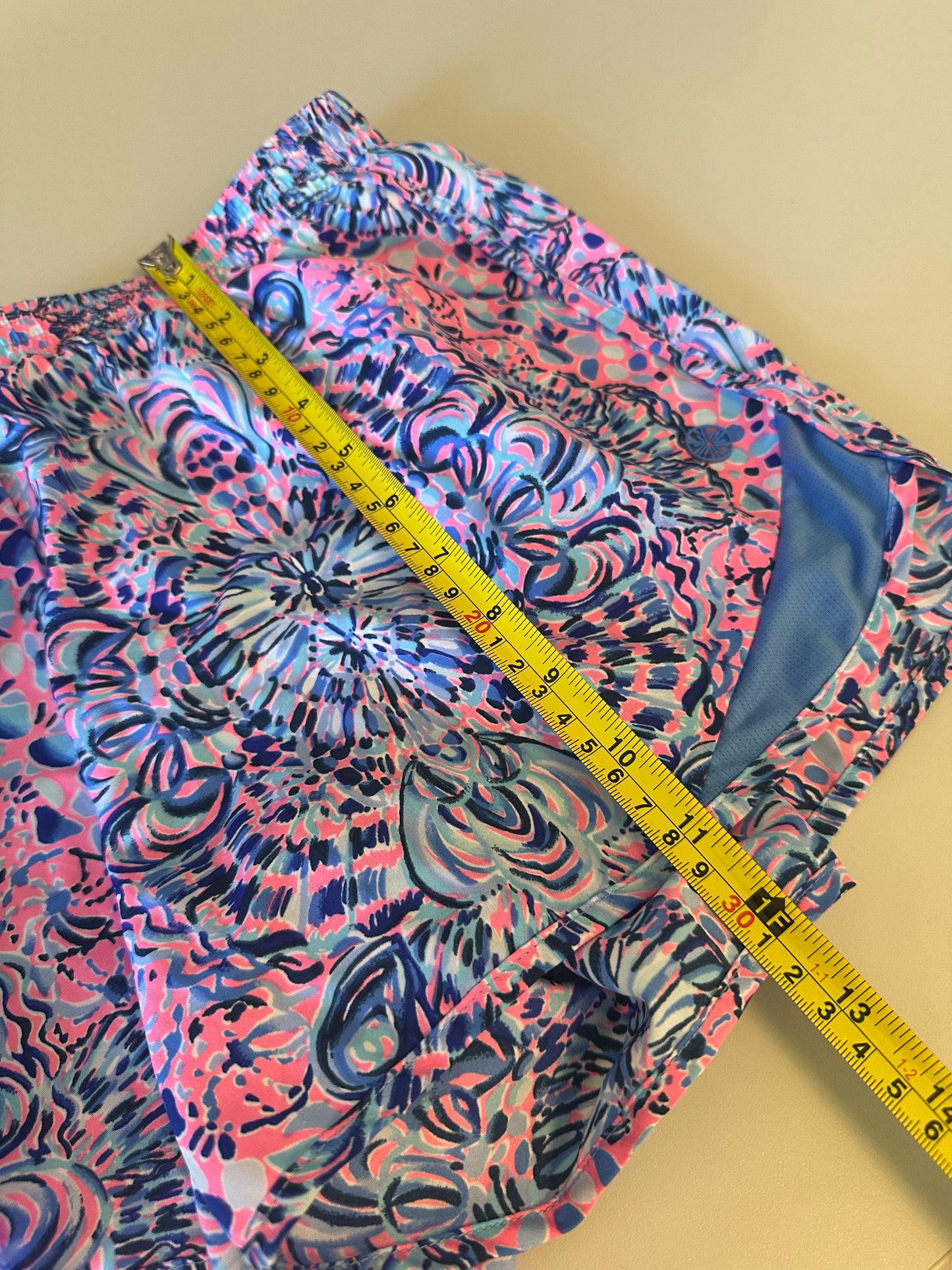 Lilly Pulitzer Luxletic Ocean Trail Running Shorts in Call My Shell Phone | Med