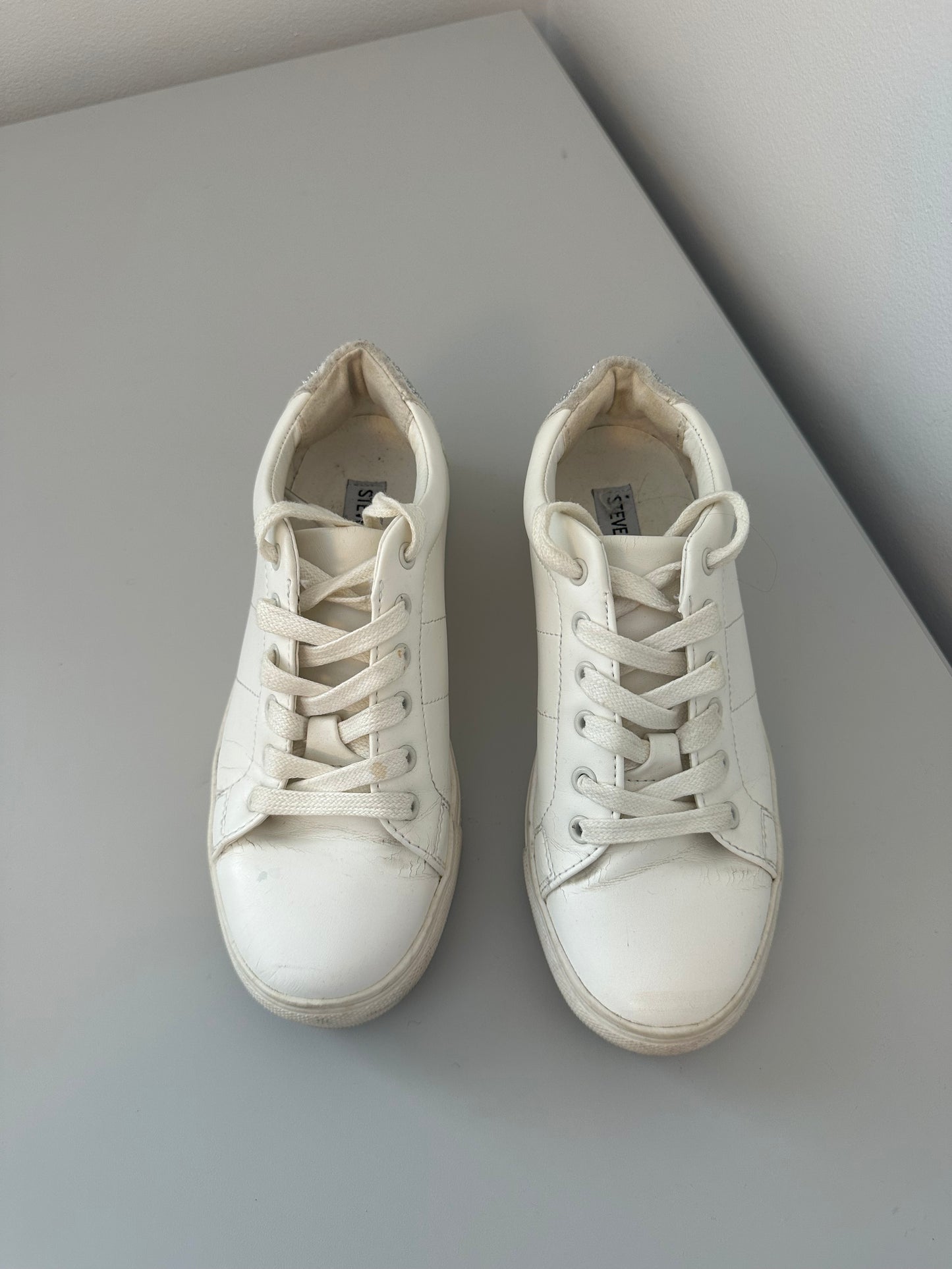 Steve Madden Bedazzled Smiley Sneakers | Size 6