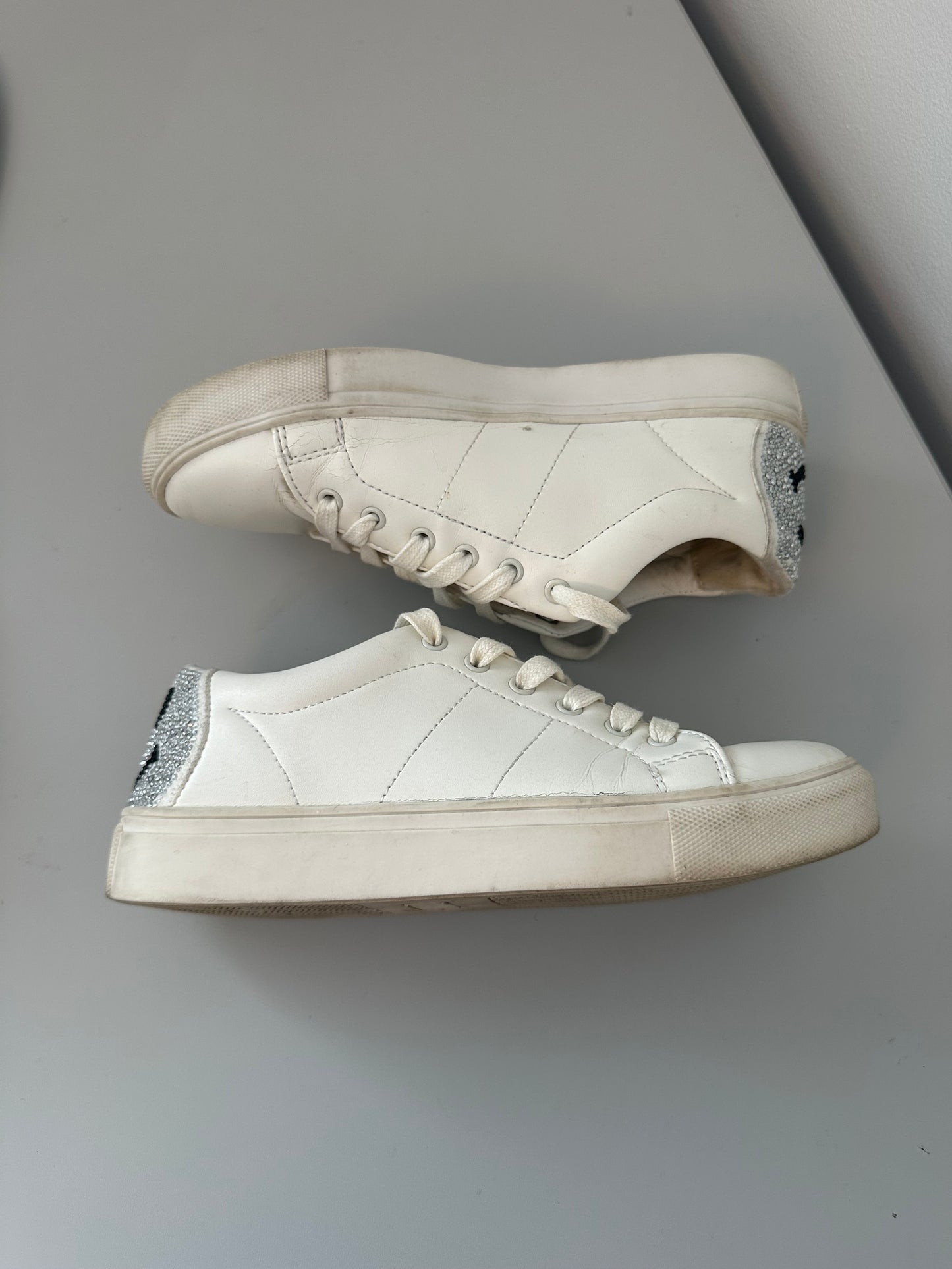 Steve Madden Bedazzled Smiley Sneakers | Size 6