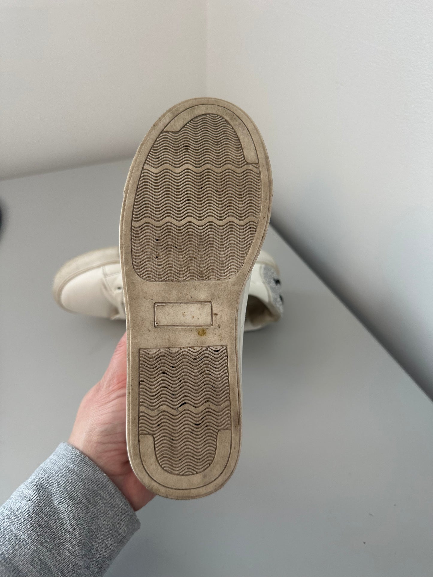 Steve Madden Bedazzled Smiley Sneakers | Size 6