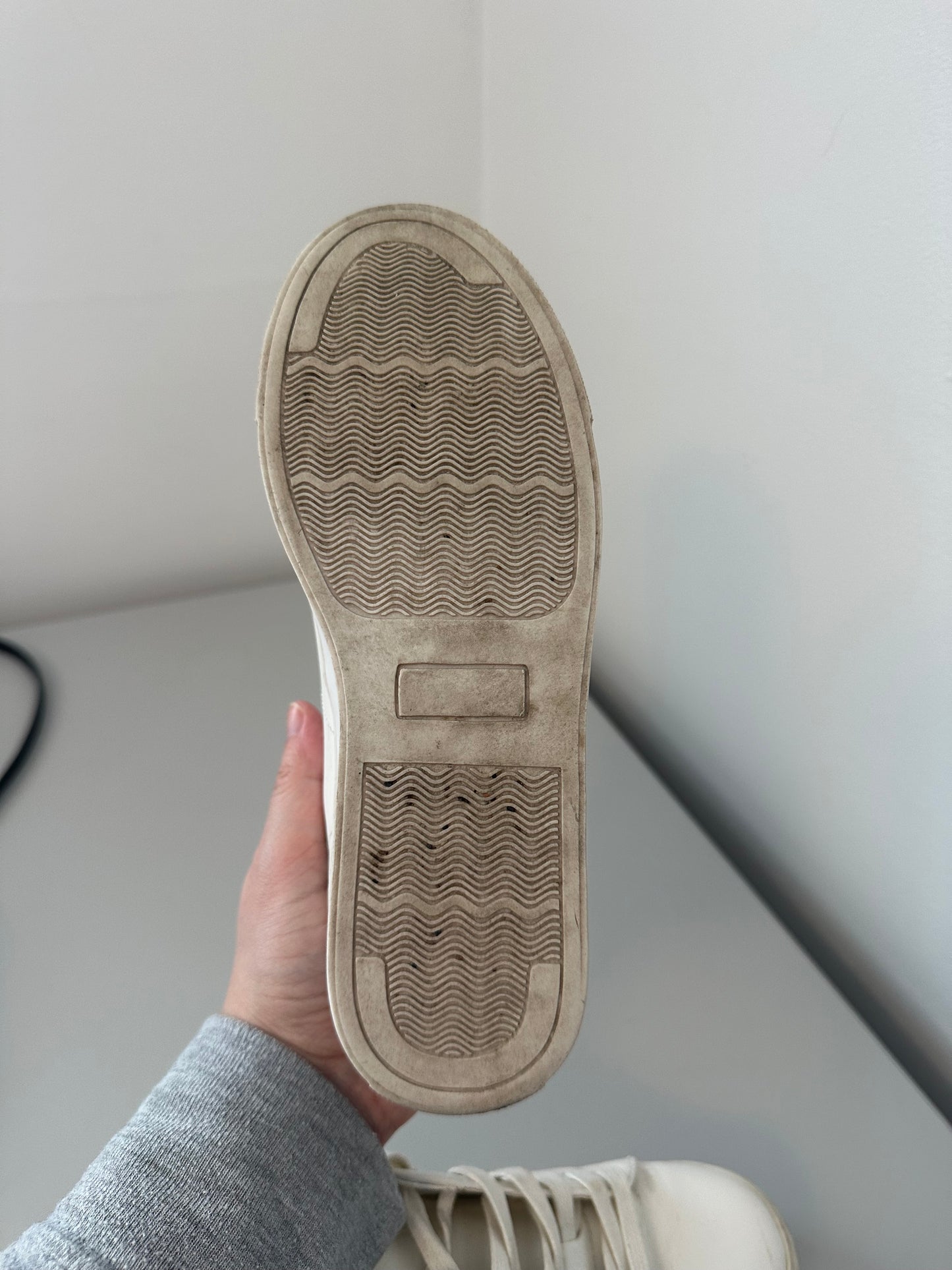Steve Madden Bedazzled Smiley Sneakers | Size 6