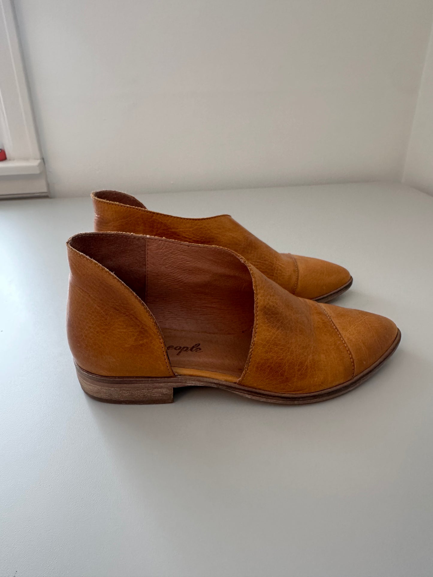 Free People Women's Royale Cutout Flats in Camel Leather | Size 36