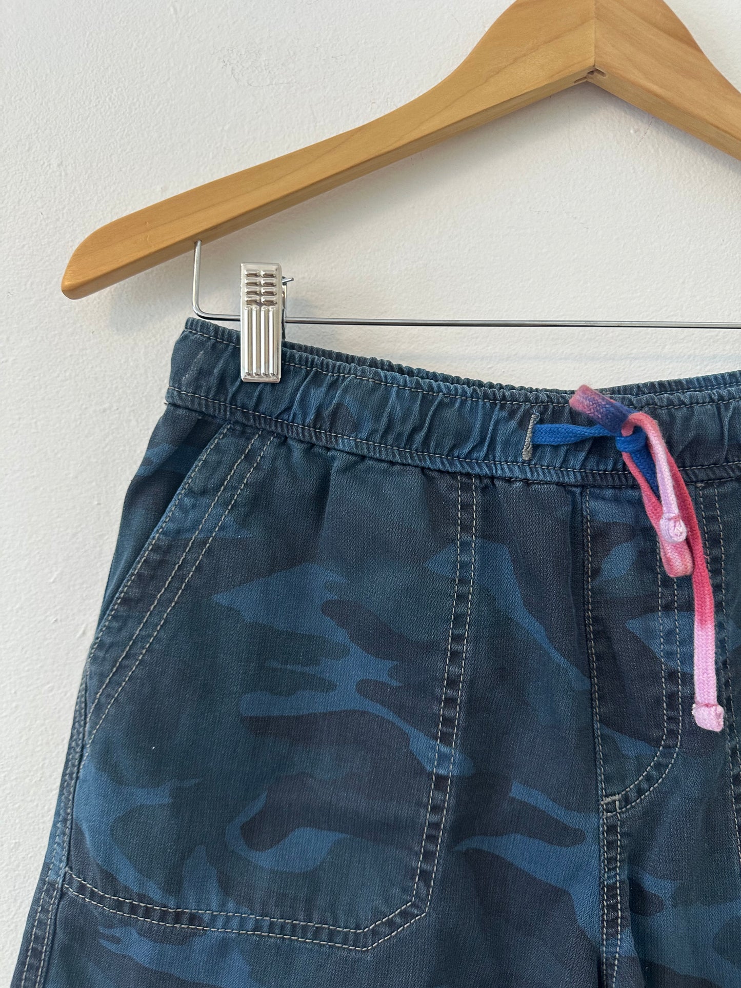 Sundry Camo Cuffed Pull On Shorts in Deep Sea | Size 1 (Small)