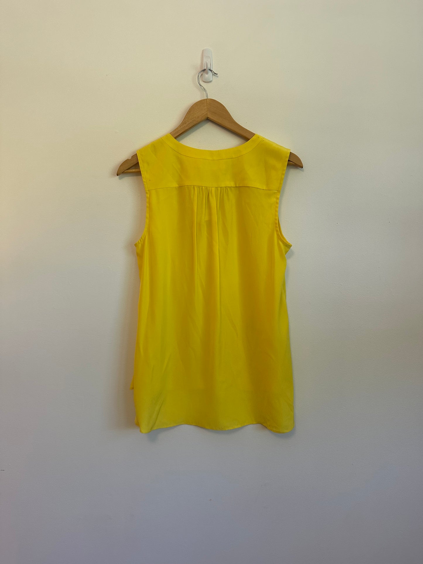 Alice & Trixie Yellow Silk Zip Front Sleeveless Blouse | Size Medium