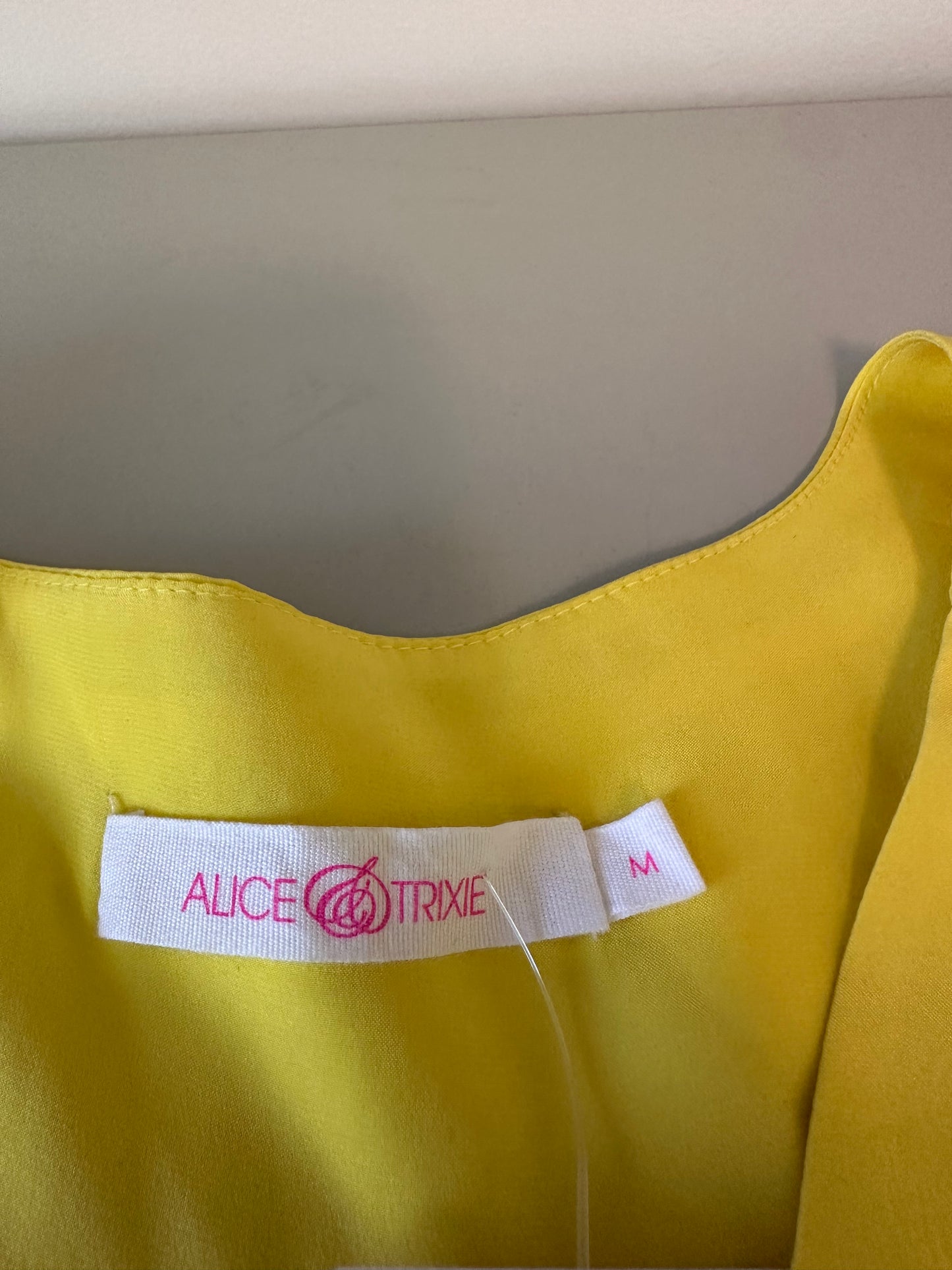 Alice & Trixie Yellow Silk Zip Front Sleeveless Blouse | Size Medium