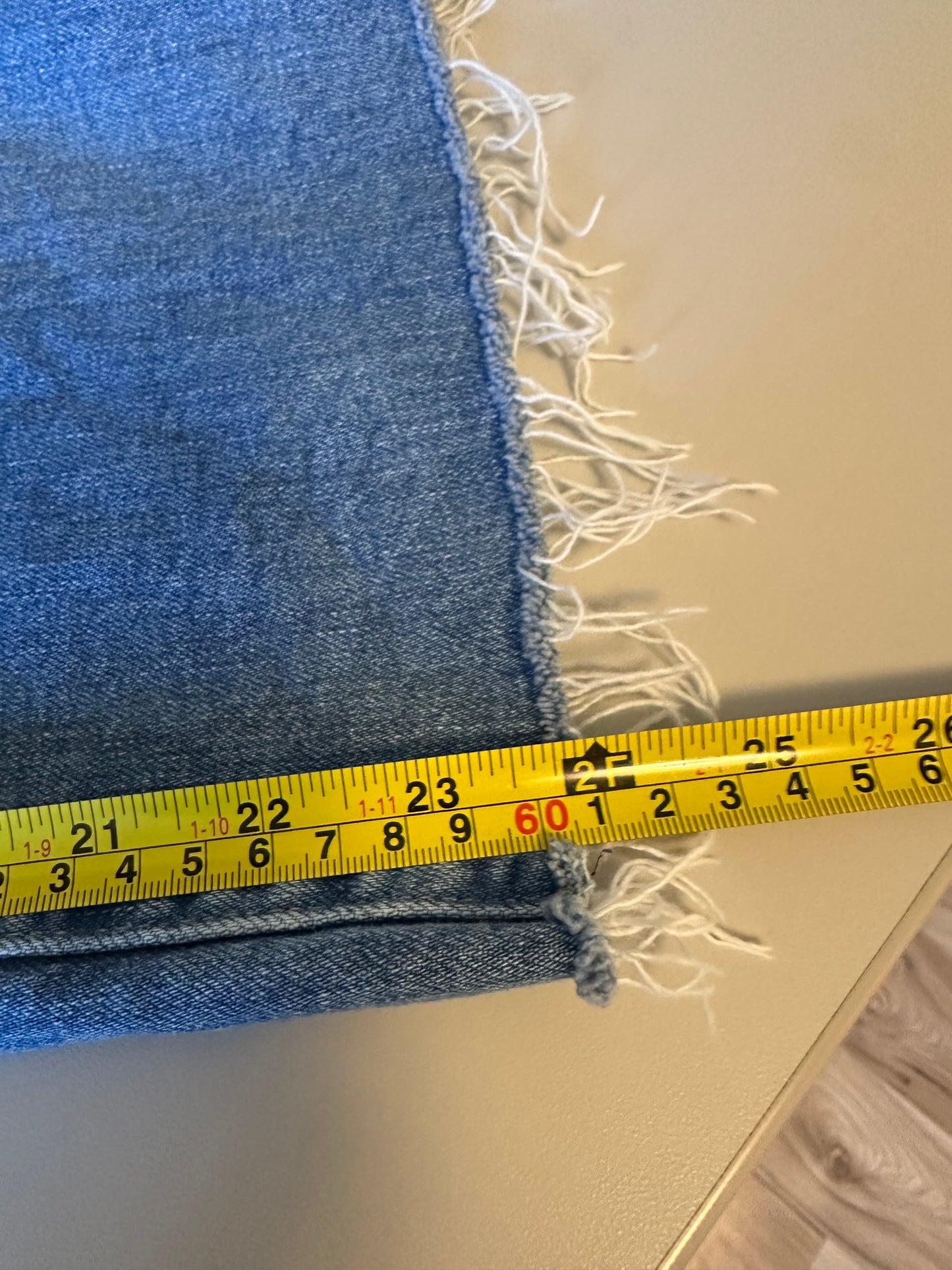 AG Denim Saige Wide Leg Crop Mid Rise Jean | Size 27