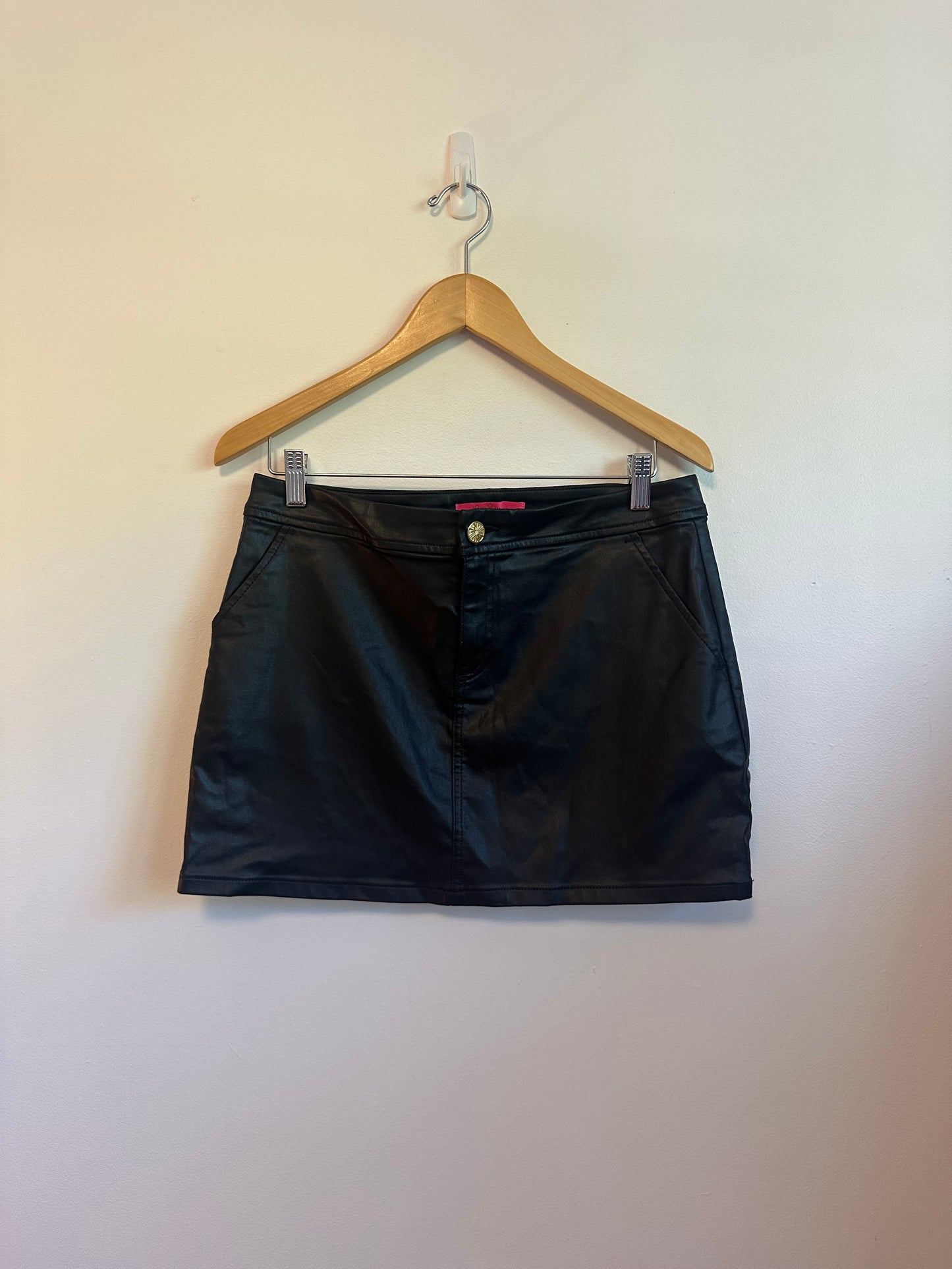 NWT Lilly Pulitzer Faux Leather Mini Skirt in Noir (Black) | Size 4