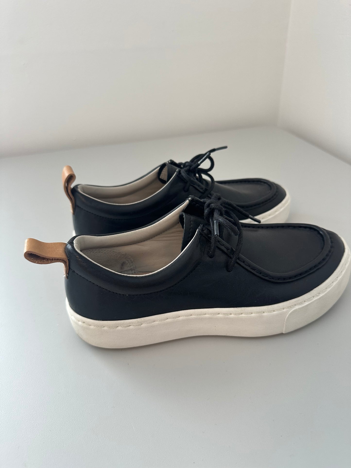 Clarks Originals Priddy Walla Black Leather Lace Up Shoes | Size 6
