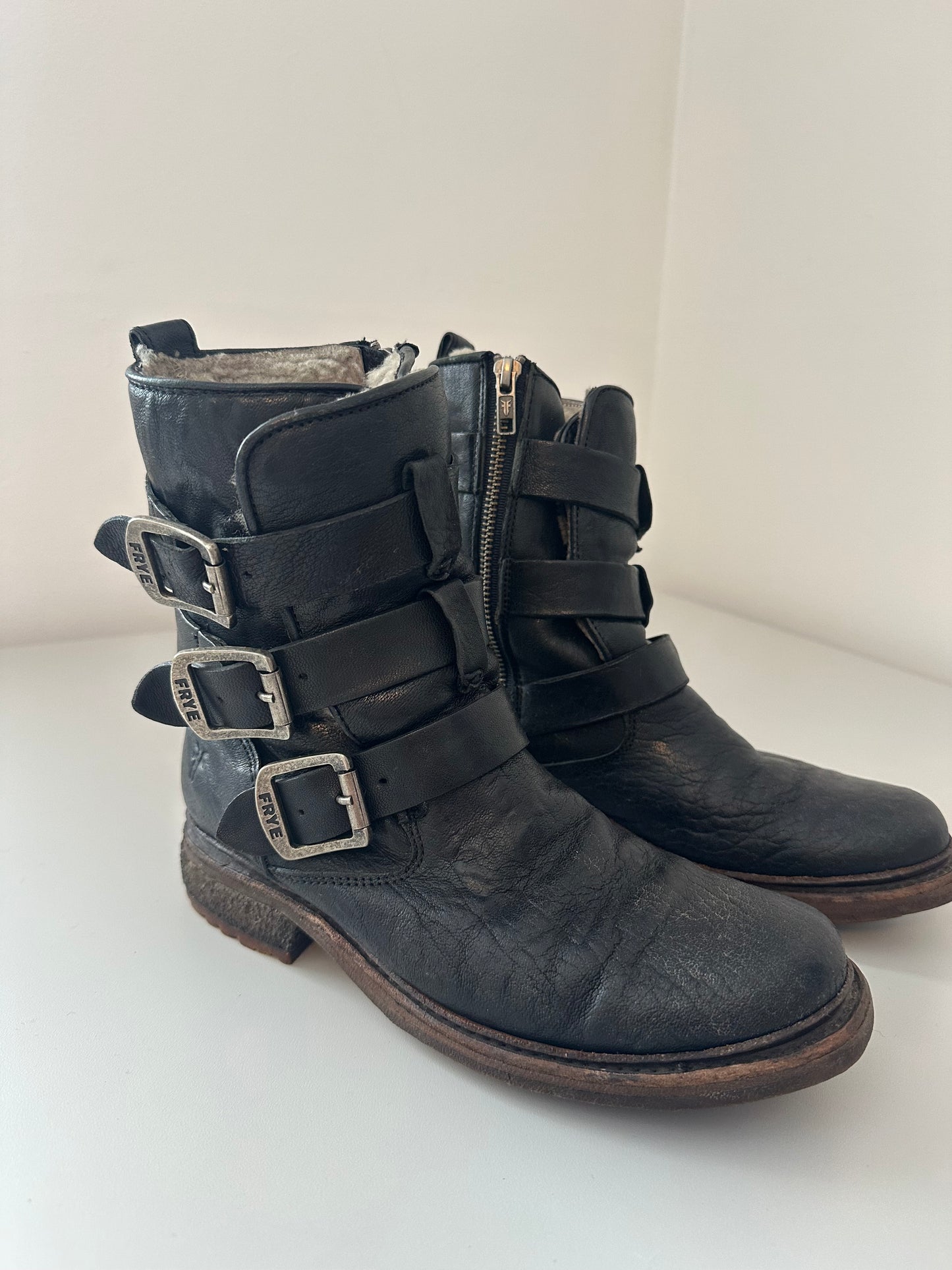 Frye Valerie Black Leather Shearling Lined Strappy Buckle Moto Boots |  Size 6.5